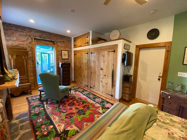 410 Old Montague Rd