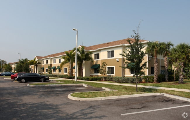 Photo - Dixie Court Apartments I, II & III