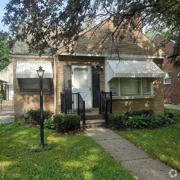 Building Photo - 18681 Blackmoor St Rental