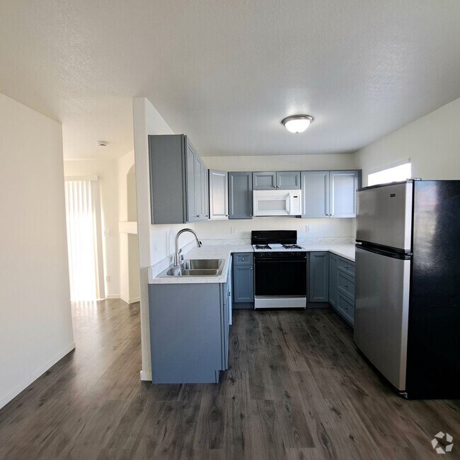 Building Photo - 2028 Venus Ave Unit D Rental