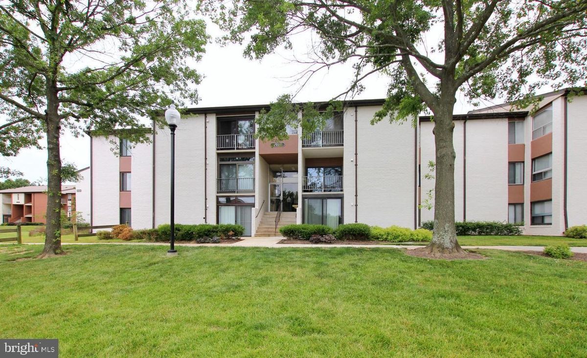 Photo - 7927 MANDAN RD, 301