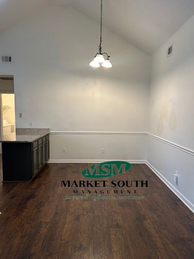 Photo - BRANDLEWOOD CUL-DE-SAC OFF GARRARD