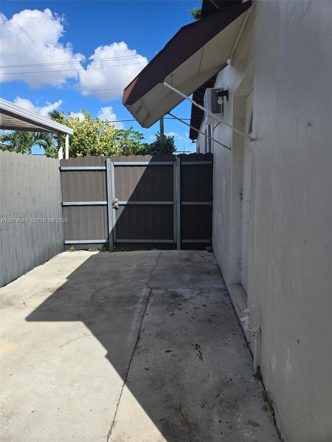 Photo - 7785 SW 36th St Unit Back