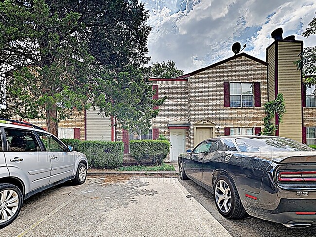 Photo - 146 Austin Stone Dr Townhome