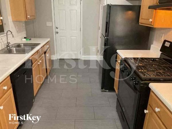 Photo - 2522 Halcyon Way