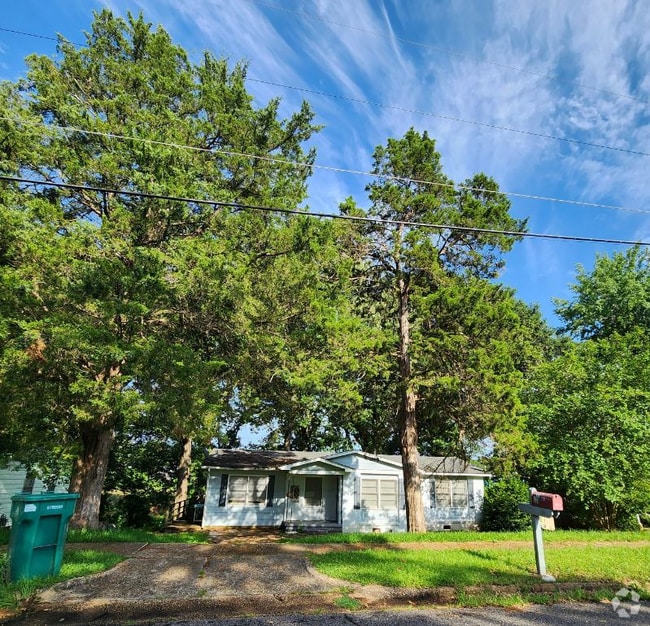 Building Photo - 1719 56th E Ave Rental