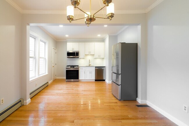 Photo - 320 Hurley St