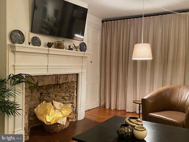 Photo - 15 W Ferry St