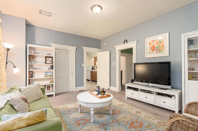 Building Photo - 436 E Columbus St Rental
