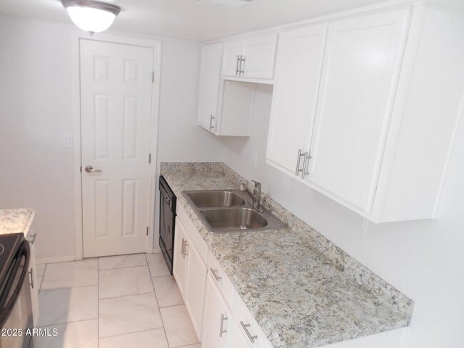 Photo - 4712 E Broadway Rd