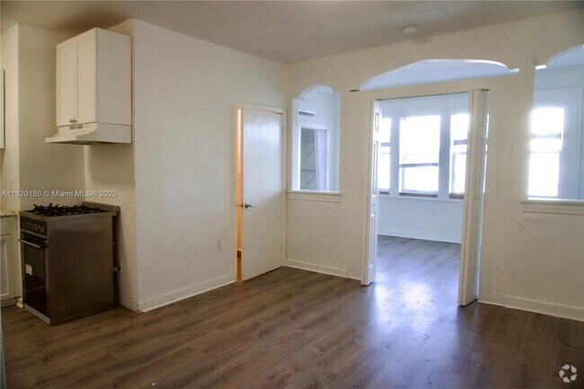 Building Photo - 501 SW 6th Ct Unit 321 Rental