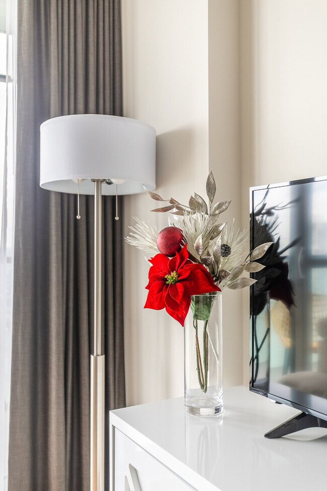 Photo - 299 Front St W Unit ID1346017P