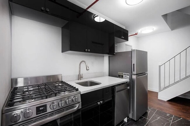 Building Photo - 171 Attorney St Rental