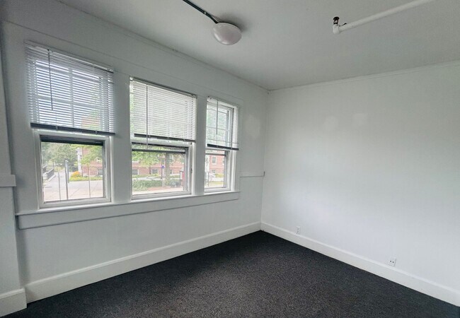 58 Main St Unit 1