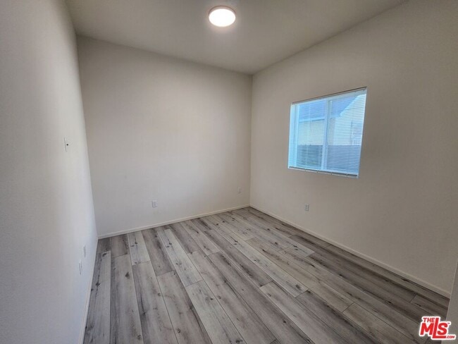 Photo - 1120 E 25th St Unidad 102