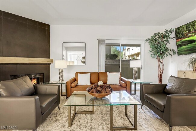 Photo - 2050 W Warm Springs Rd Unidad 3012