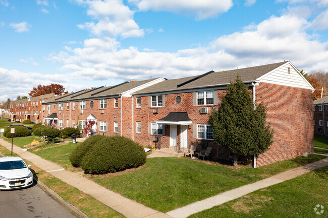 Building Photo - Morrisville Meadows Rental
