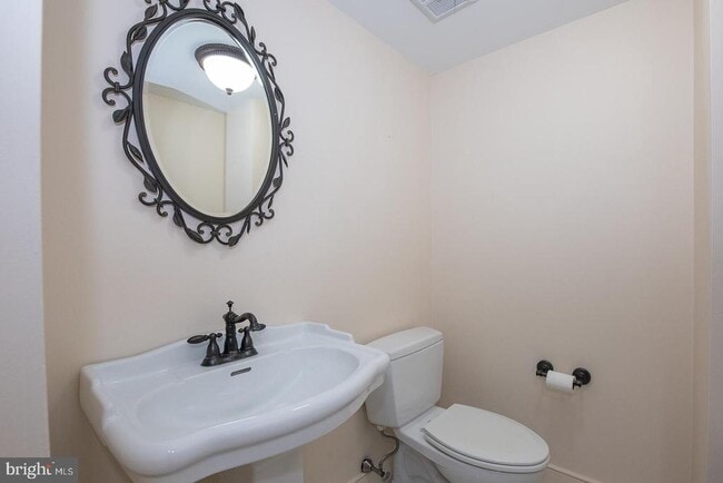 Photo - 1637 Oakwood Dr Unit S-122