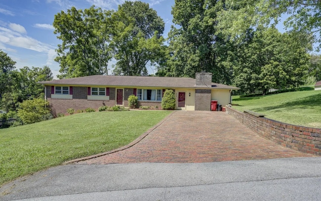 Photo - 223 Sequoyah Dr