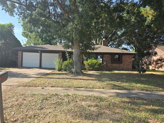 12507 Bexley Dr