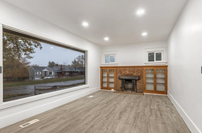 Photo - 2664 Brinker Ave