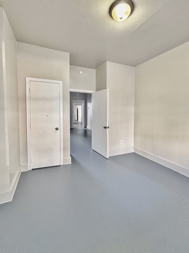 Photo - 422 W Allen St Unit 1