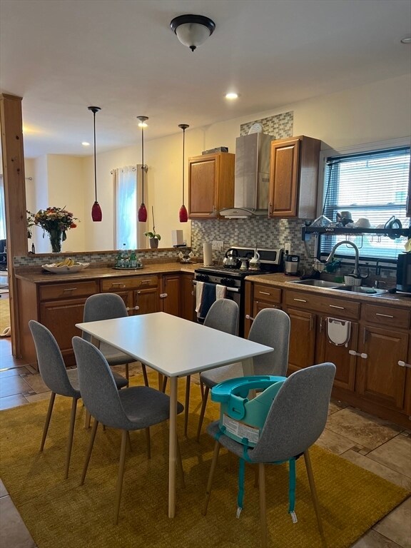 20 Holbrook Ave Unit 1