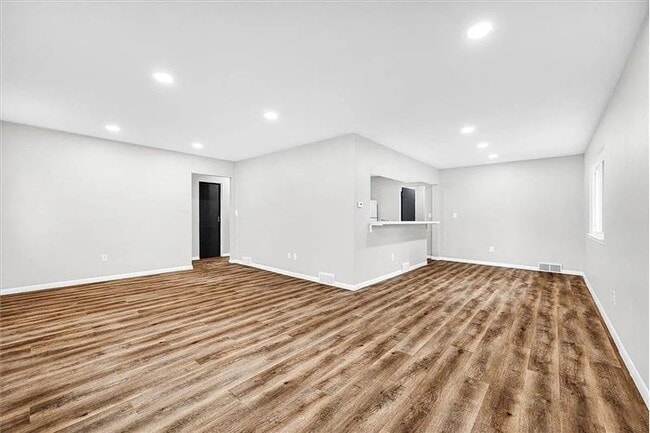 Photo - 2003 S Mahark Ln