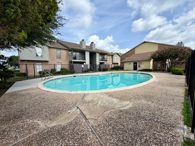 Building Photo - 9350 Country Creek St Unit 31
