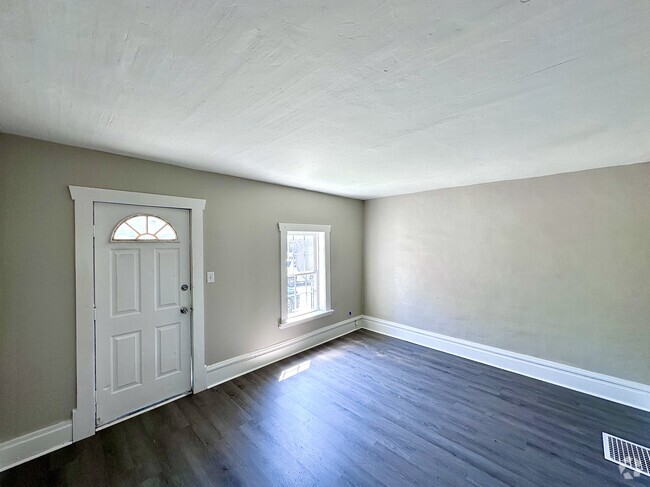 Building Photo - 830 Morton St Rental