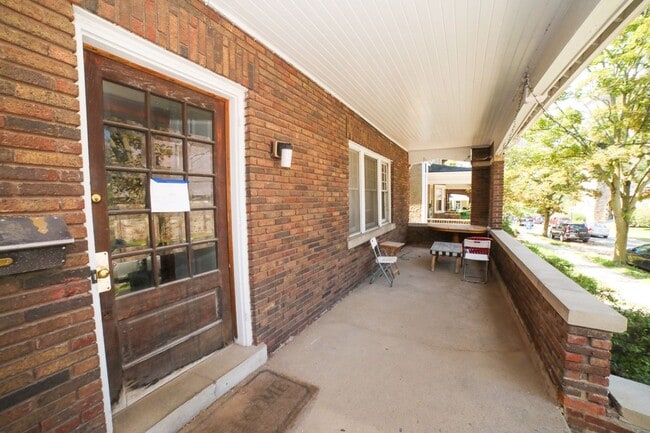 Photo - 504 Catherine St Unit 01