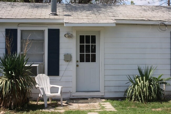 Building Photo - 2118 26th St Unit #B