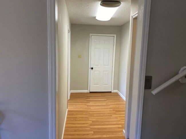 Photo - 303 Beeler Ave