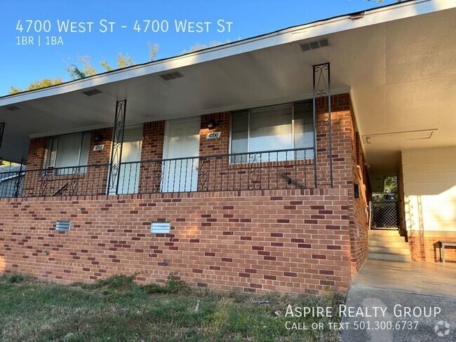 Building Photo - Conveniently-located Duplex Apartment Unit 4700 West St