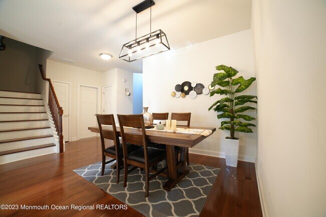 Photo - 23 McCormick Ave N