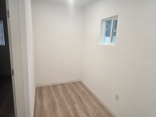 Building Photo - GLENHAVEN - ANAHEIM Unit JADU