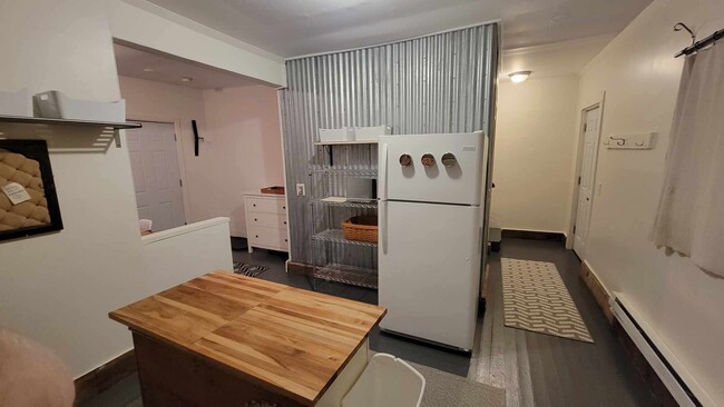 Cook Apt A - 26 Meredith St Unidad ApartmentA