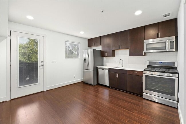 Photo - 1603 Enfield Rd Unit 301