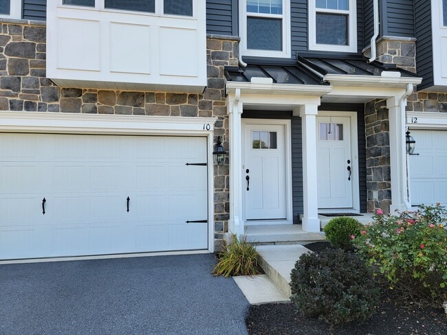 Photo - 10 Glenbrook Ct