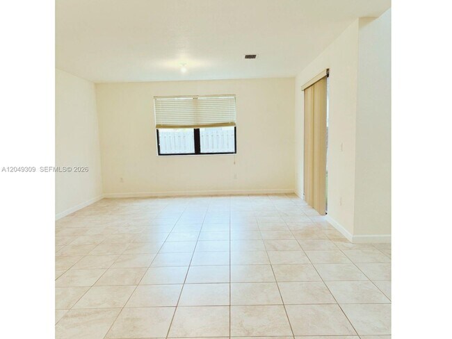 Photo - 132 NE 24th Ave