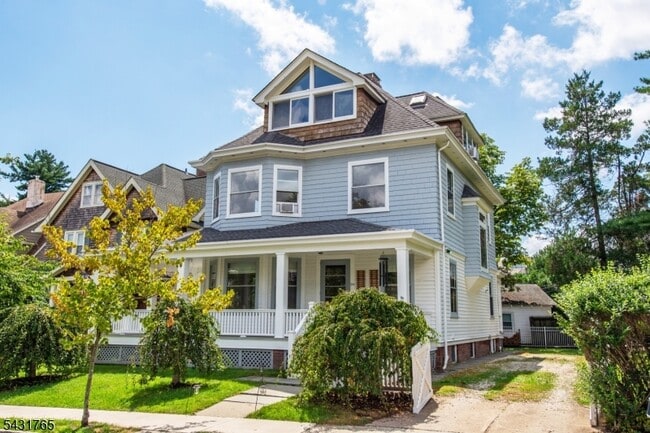 Building Photo - 294 Claremont Ave