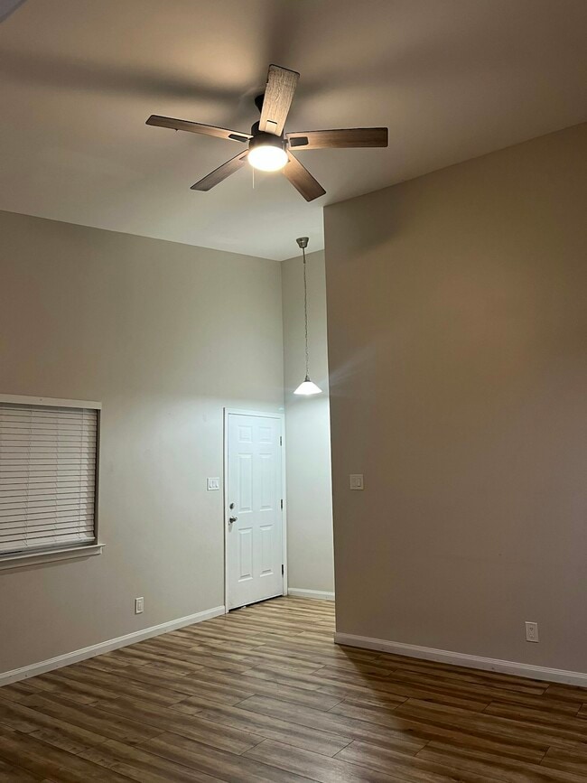 Photo - 1904 Hearthstone Dr