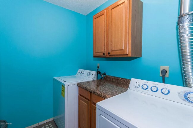 Photo - 31 Elton Ridge Ct NW