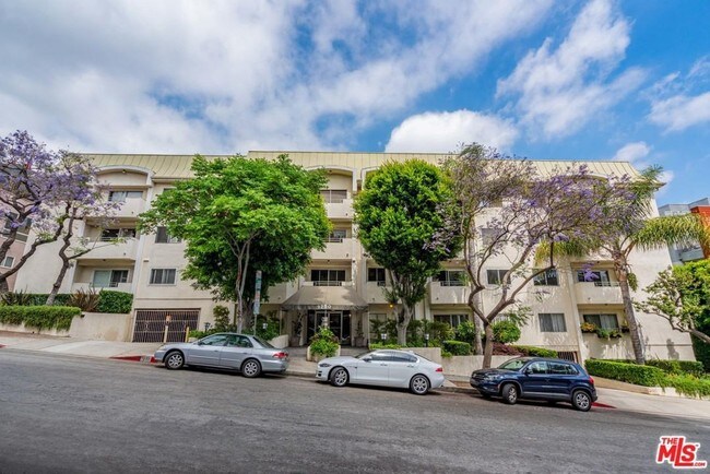 Photo - 1250 N Kings Rd Apartamentos Unidad 301