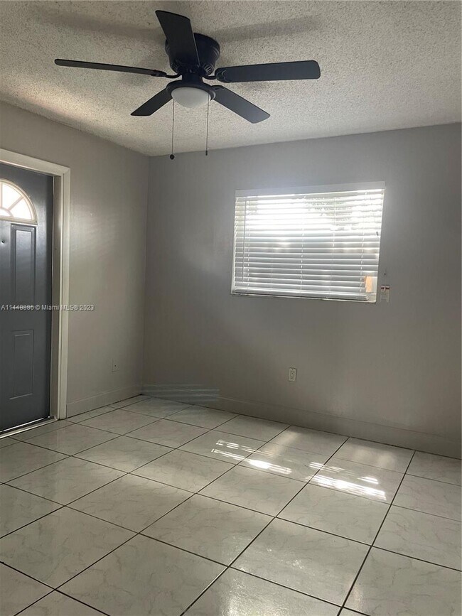 Photo - 5636 SW 40th St