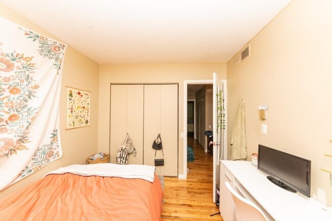 Photo - 3 bedroom in Chicago IL 60614 Unit A