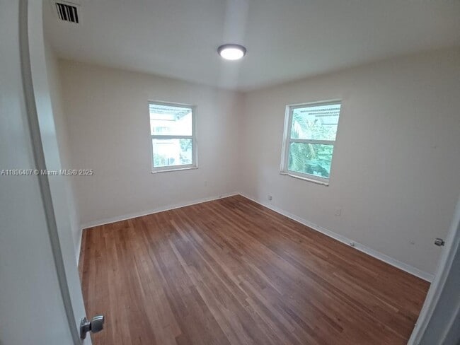 Photo - 3670 SW 20th St