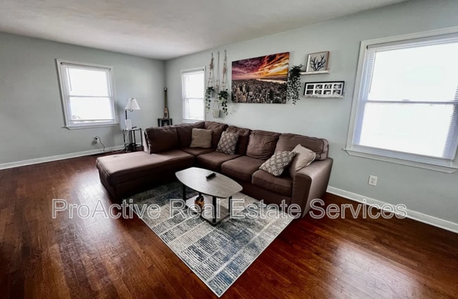 Photo - 4505 Mallard Crescent
