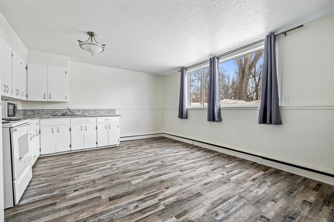 Building Photo - 1424 College Ave Unit 3