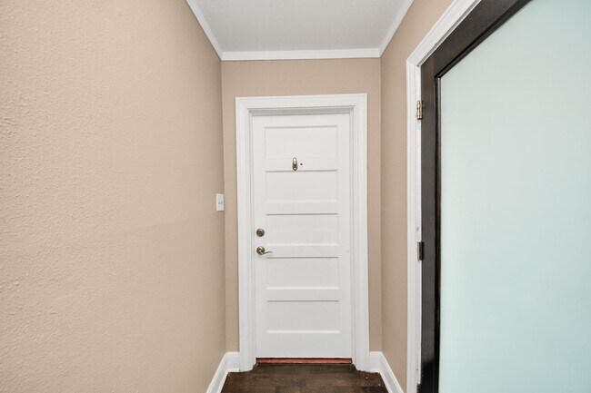 Photo - 2332 Sheridan St